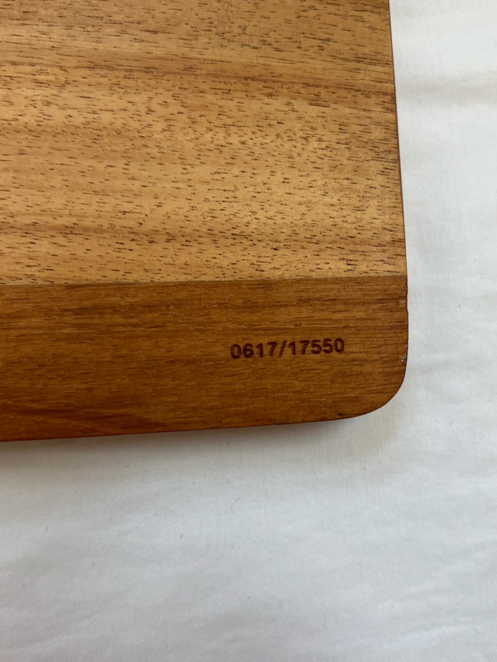 Cuisinart Wood Cutting Board With Grooved Well 14” X 11" Reversible 0617/17550 - Picture 4 of 7